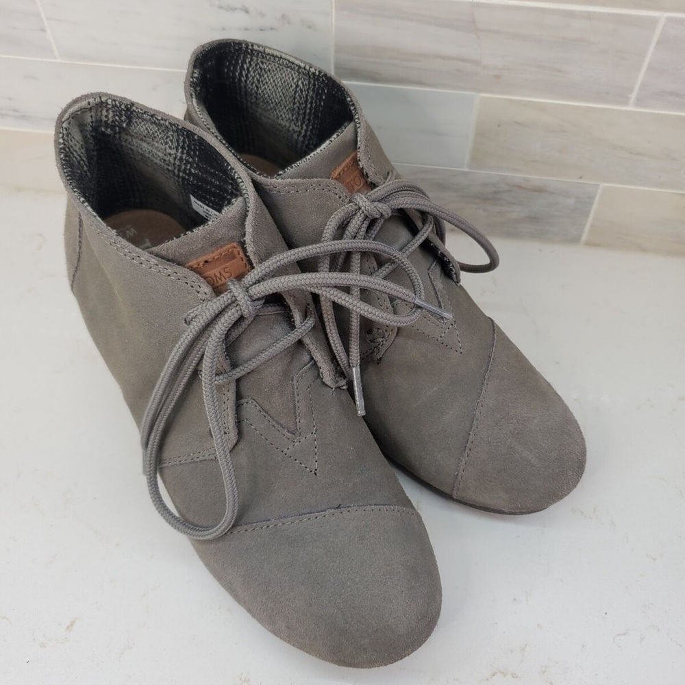 ⛱️🔥Toms - Taupe Lace Up Wedges - 9.5